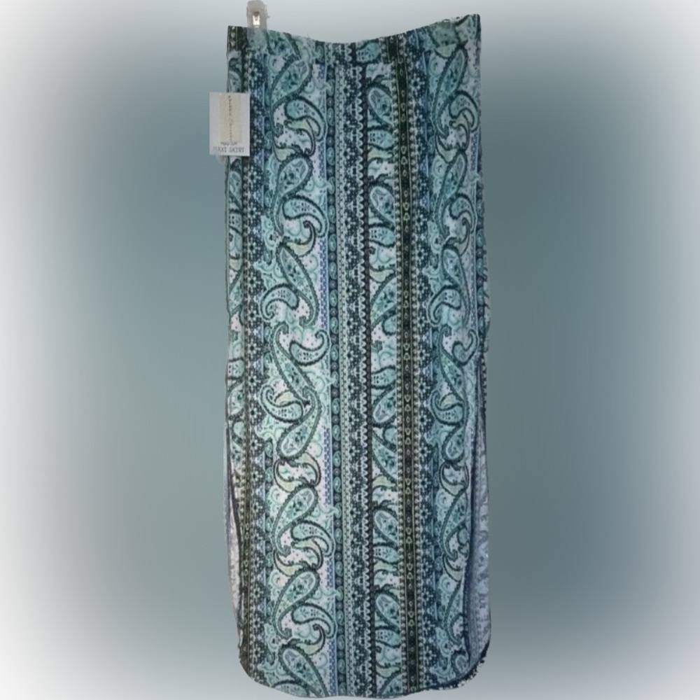Bobbie Brooks aqua, black, white paisley maxi skirt stretch waist, split side S